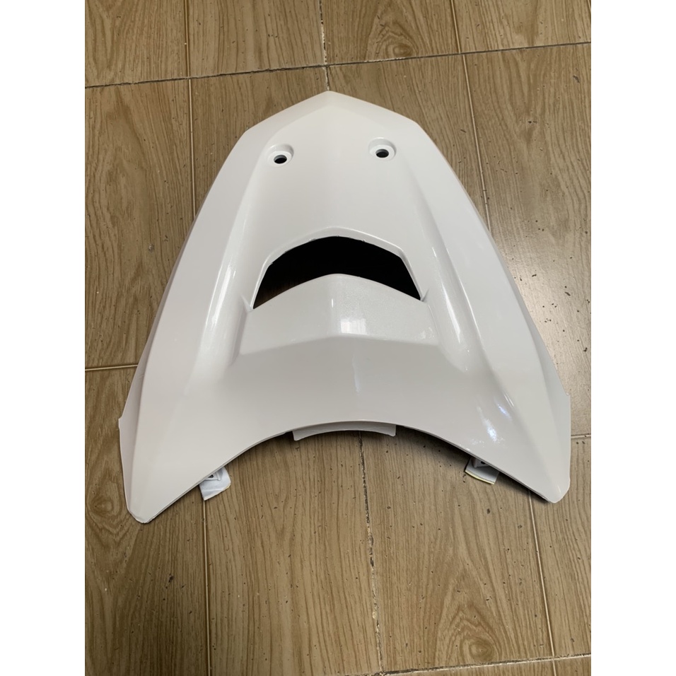 Mặt nạ xe FUTUER 125 đời pha đèn led có 2 lổ để gắn rổ màu trắng