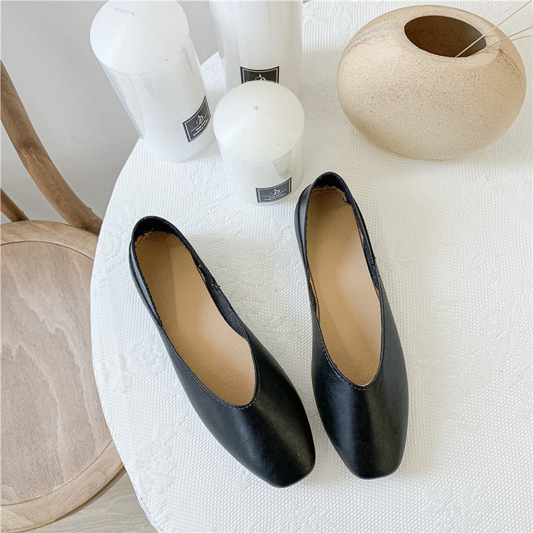 Fashionable New Style Square Head Soft Leather Thick Heel Comfortable Flat Shoe