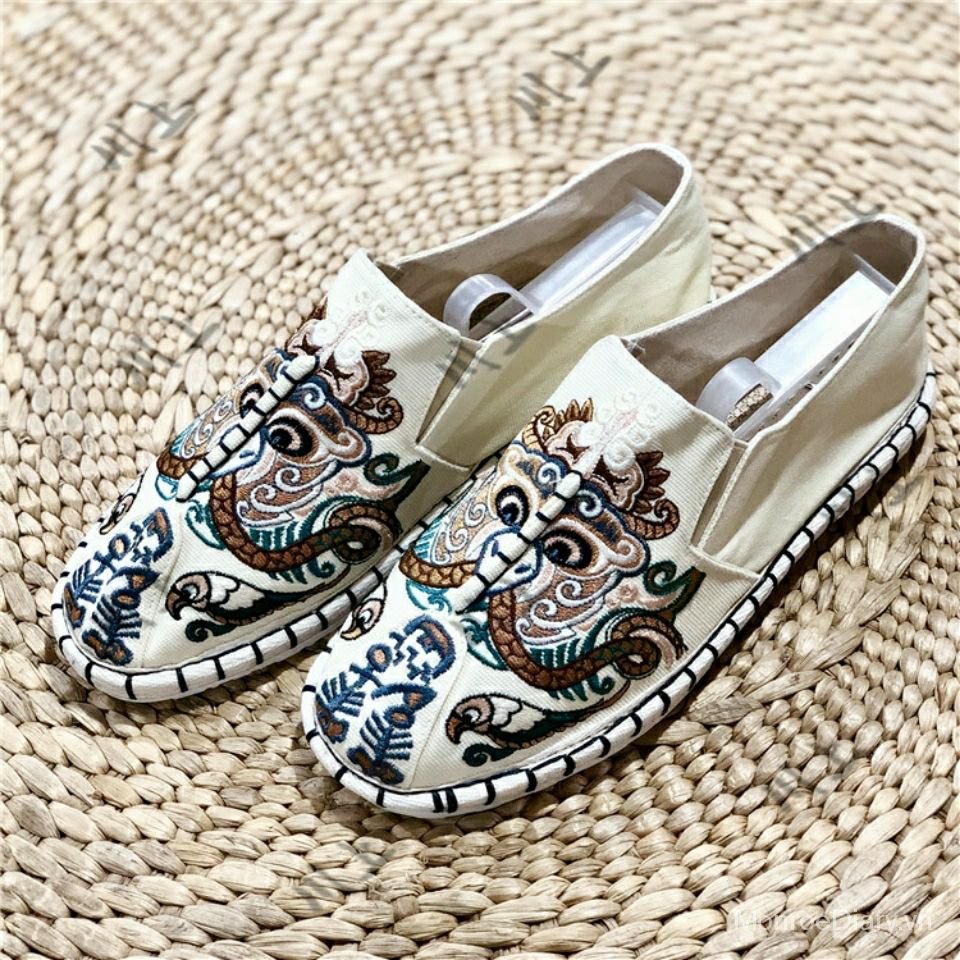 Men's fashion classic handmade embroidered cotton linen shoes