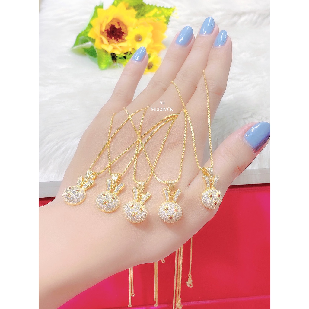 M1030126 Mặt dây chuyền hình kim cương nữ UHA mạ vàng 18K kiểu dáng sang trọng