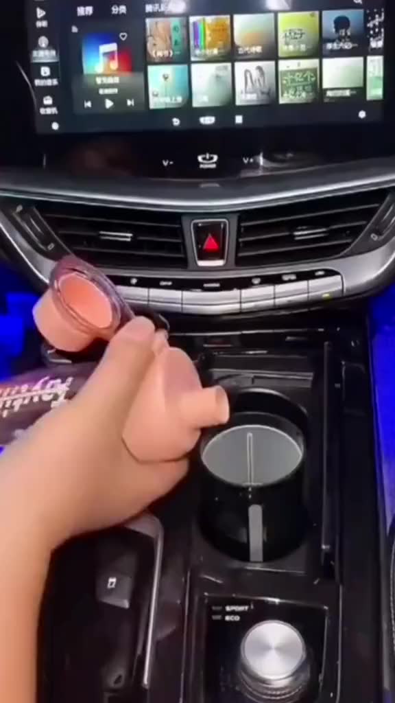 Máy xông tinh dầu ô tô, máy khuếch tán tinh dầu xe hơi, máy xông tinh dầu xe hơi loại sạc pin có led 7 màu | BigBuy360 - bigbuy360.vn