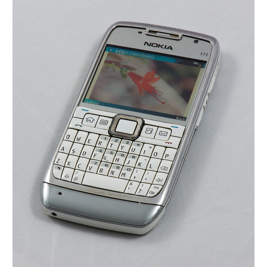 Điên thoại NOKIA E71 giá rẻ bảo hành 12 tháng