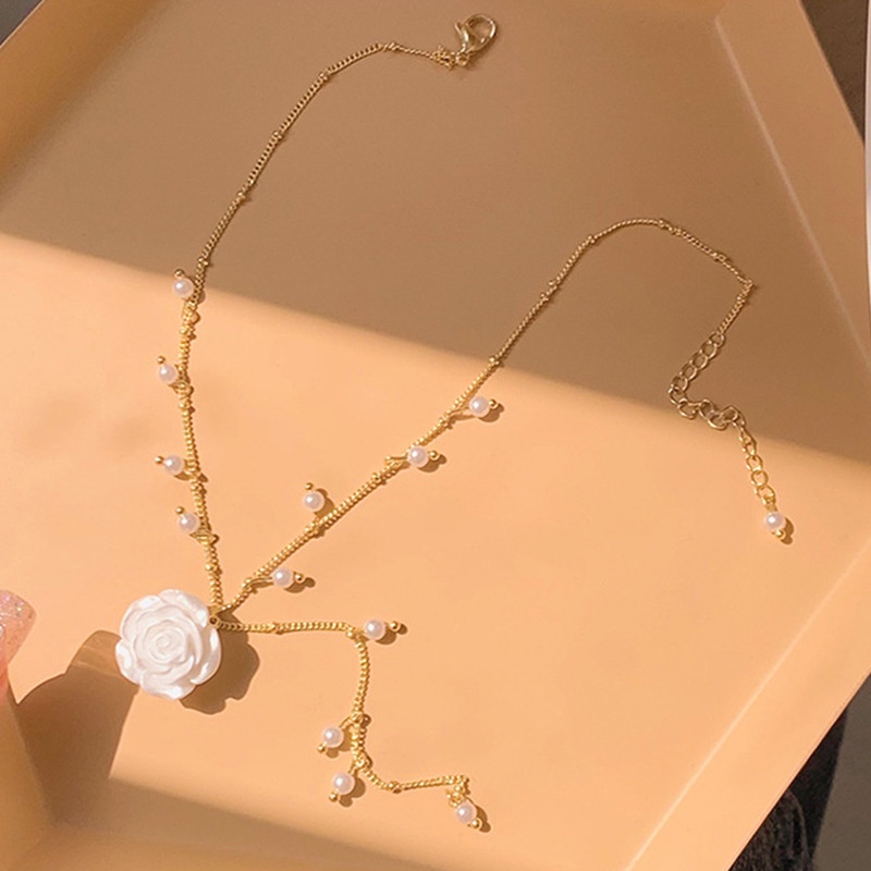 Dây Chuyền Mặt Hình Hoa Đính Ngọc Trai Nhân Tạo Thời Trang