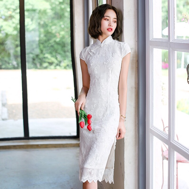 Sườn xám cổ trang màu trắng hoa thanh lý