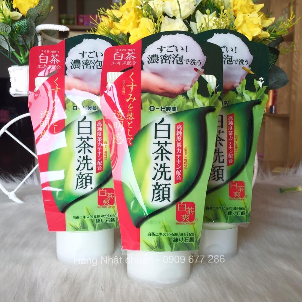 Sữa rửa mặt trà xanh Rohto