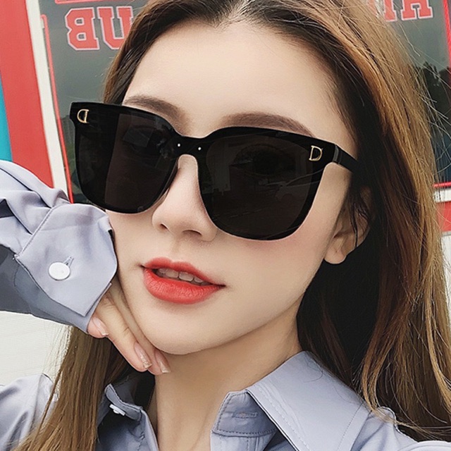 Kính D tặng kèm bao da siêu cute