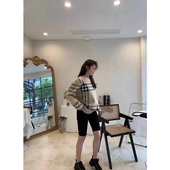 Áo len dệt kim kẻ sọc cổ điển của Burberry BBR chất liệu cao cấp mềm mại