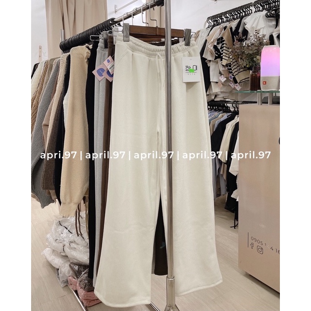 Quần nỉ tăm suông