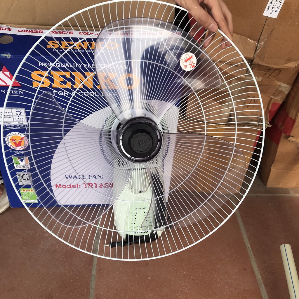Quạt Treo Tường - Quạt Điều Khiển - SENKO TR1628