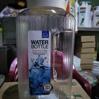 Bình nước Lock& lock nhựa pet 2.6L.