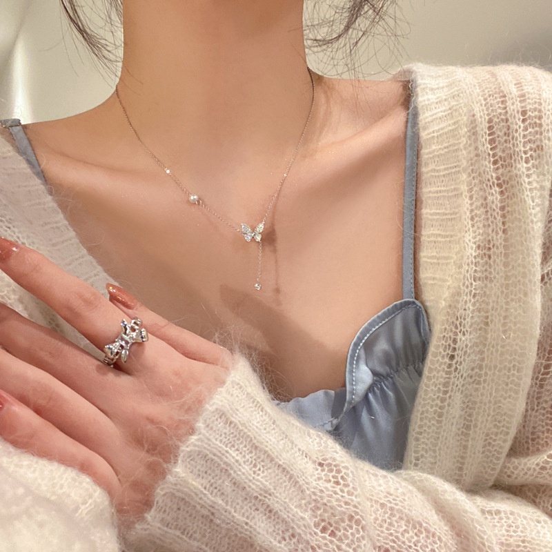 Vòng cổ Đính Ngọc Trai Hình Bướm Xinh Xắn Dành Cho Nữ