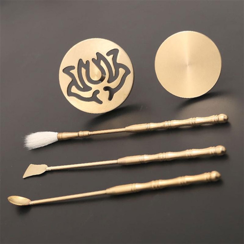 Set 5 Dụng Cụ Làm Bánh Bằng Đồng Thau Hình Hoa Sen