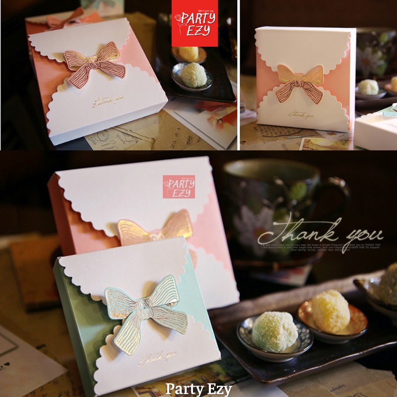 HỘP GIẤY ĐỰNG BÁNH HÌNH NƠ XINH XẮN -2 MÀU HỒNG XANH