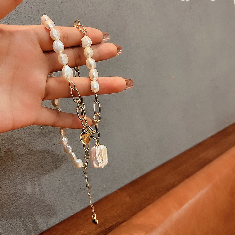 Vòng cổ Ngọc Trai Hình Vuông Khắc Chữ Love Thời Trang