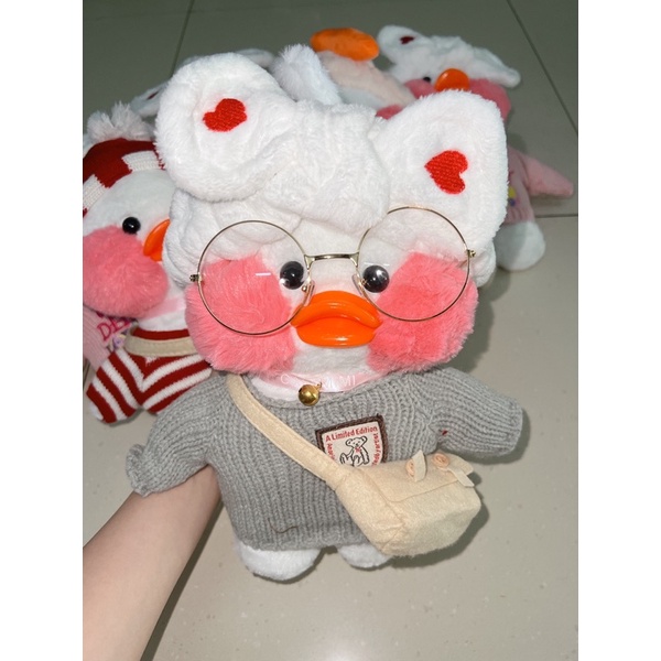 Thú Nhồi Bông Hình Chú Vịt Đeo Kính LaLaFan