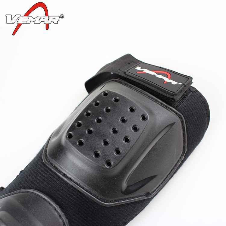 Giáp nhựa bảo vệ tay chân khi đi xe máy