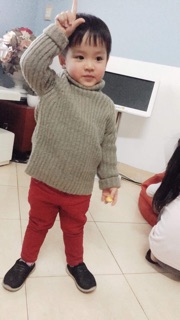 Áo len cổ lọ cho bé