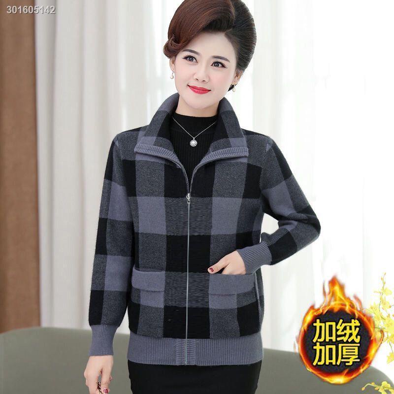 Áo khoác họa tiết kẻ caro thời trang xuân thu đơn giản cho nữ trung niên 40-50 tuổi