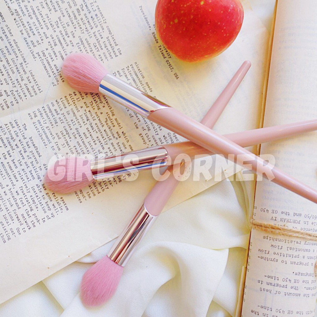 Cọ má hồng shape nhỏ Fenty Beauty Makeup Brush