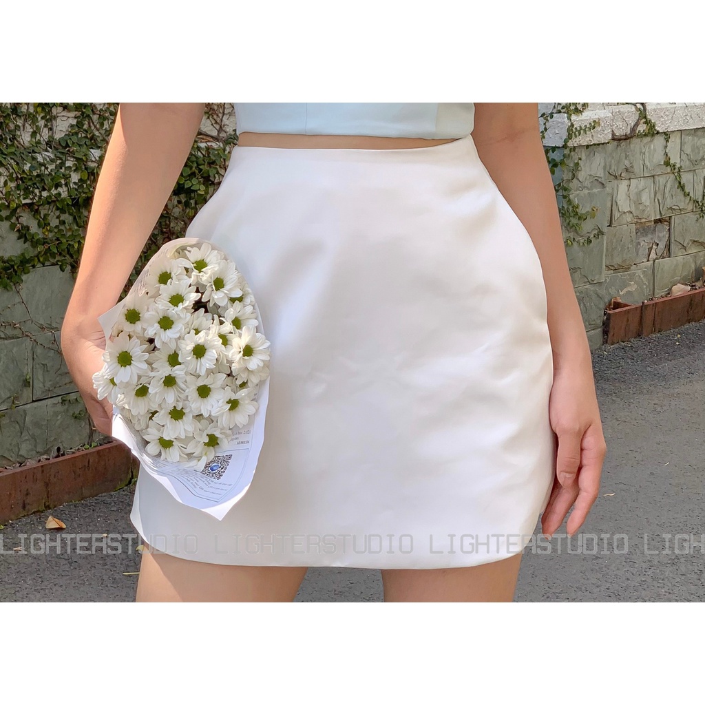 Chân váy ngắn chữ A LIGHTER STUDIO NANCY SKIRT màu trắng tôn dáng