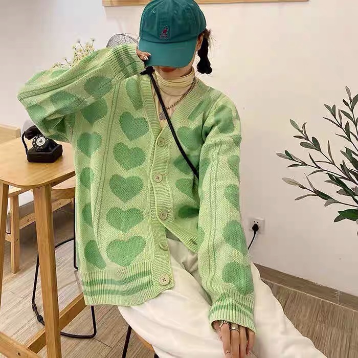 Áo khoác len cardigan hoạ tiết trái tim phối cúc