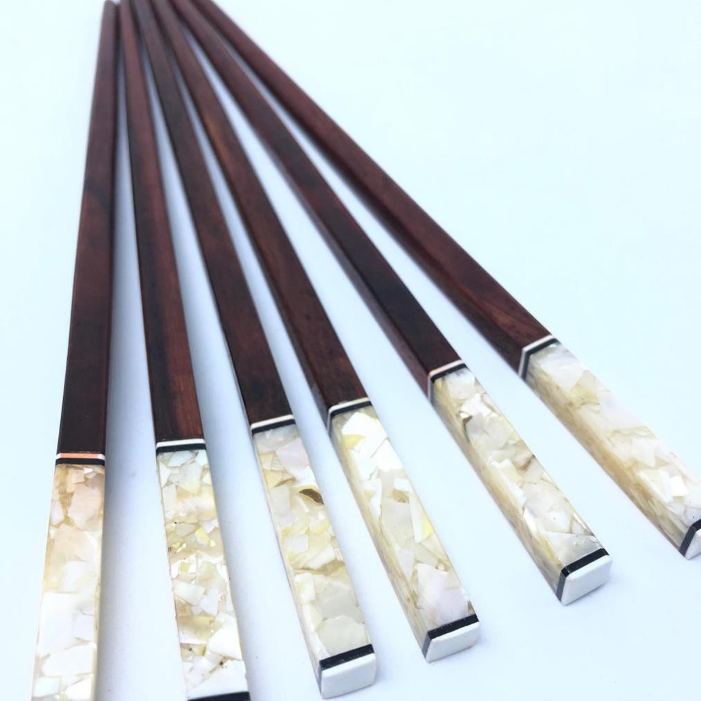 Đũa ăn gỗ Cẩm lai cao cấp đầu vuông gắn trai biển trắng - bộ 10 đôi