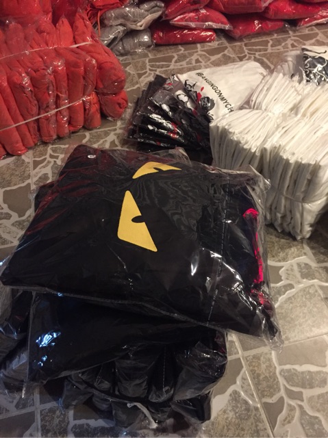 Hoodie hai mắt | BigBuy360 - bigbuy360.vn