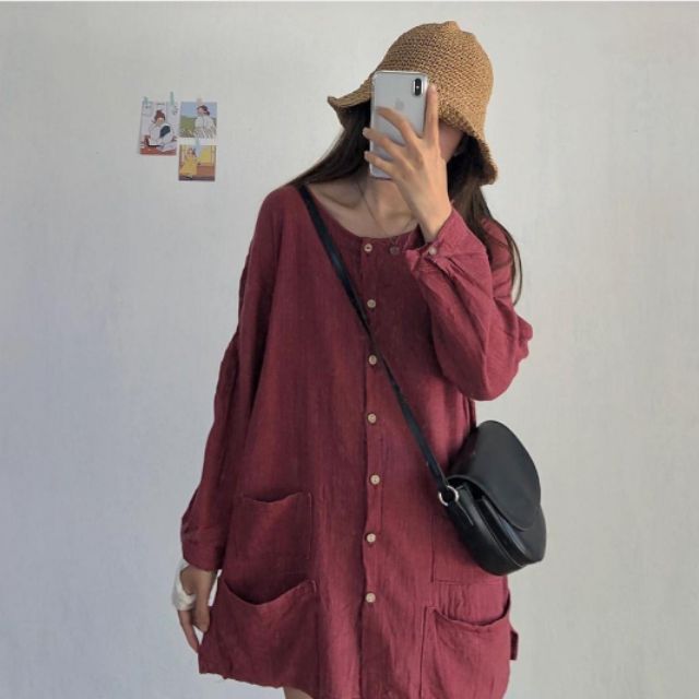 Đầm vintage, màu đỏ chất linen cần pass lại do mình mặc không hợp, các bạn dưới 1m55 sẽ mặc đẹp