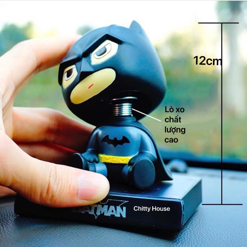 [DECOR] Trang trí taplo ô tô hình Batman lắc lư đầu dễ thương kèm giá đỡ điện thoại, trang trí góc làm việc-Chitty House | BigBuy360 - bigbuy360.vn