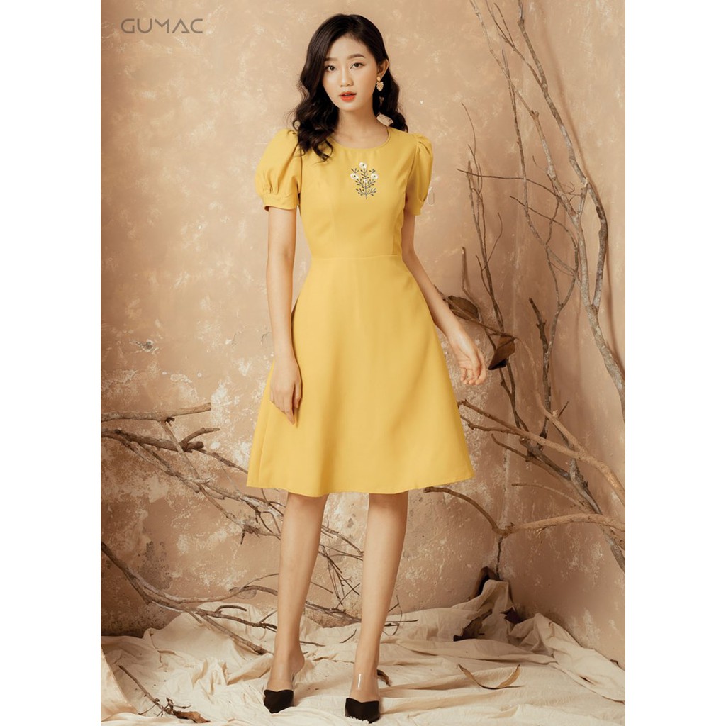 [Mã WASGIFT giảm 35K đơn 350K] Đầm nữ nhún tay thêu hoa GUMAC MS12901_VANG | BigBuy360 - bigbuy360.vn