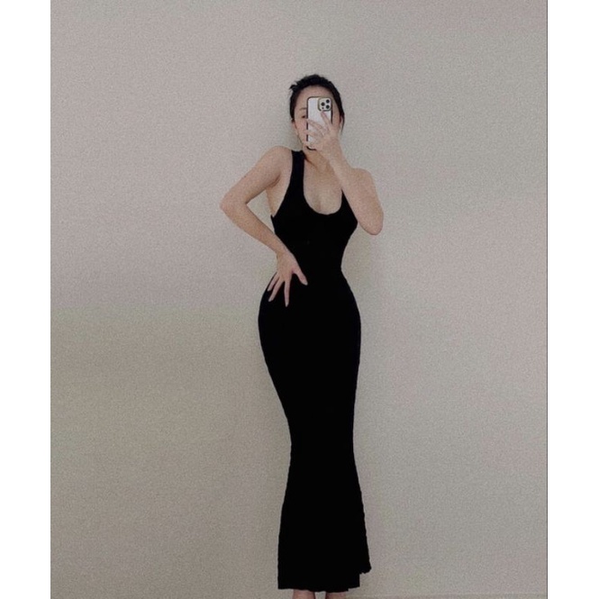 Đầm body xốp nhăn cut out lưng