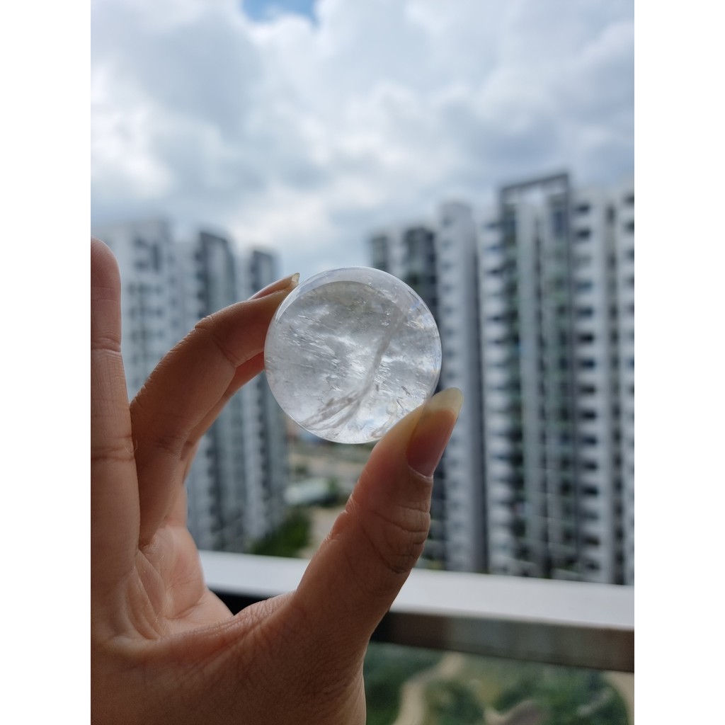 Cầu đá thạch anh Trắng (Clear Quartz) kèm đế làm Grid, thanh tẩy trong Tarot, Reiki, thiền định, phong thủy