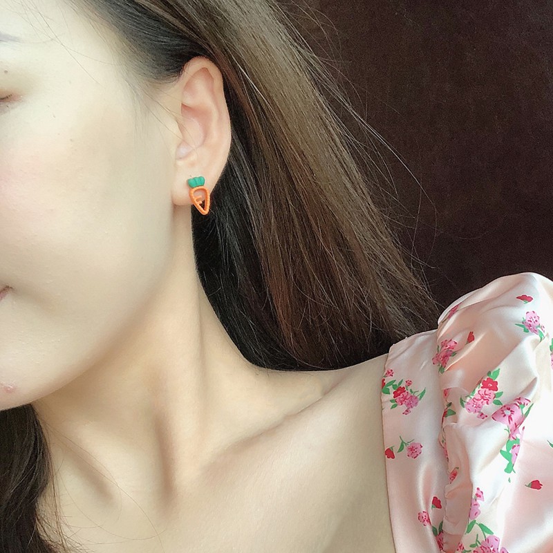 Bông tai hình củ cà rốt hoạt hình đáng yêu