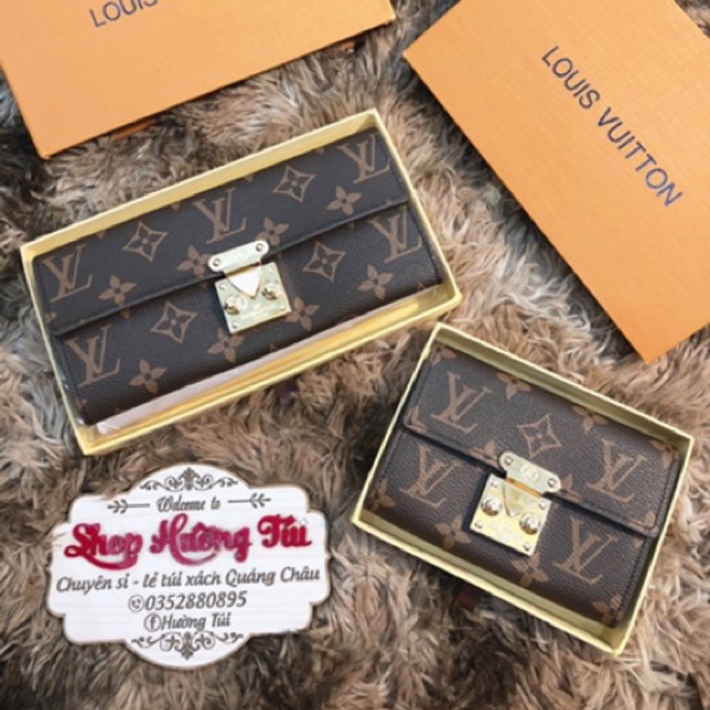 Ví khoá vuông da mềm có đầy đủ hộp thẻ | BigBuy360 - bigbuy360.vn