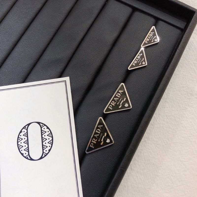 BÔNG TAI PRADA SIÊU HOT