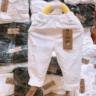Quần kaki rách bé trai