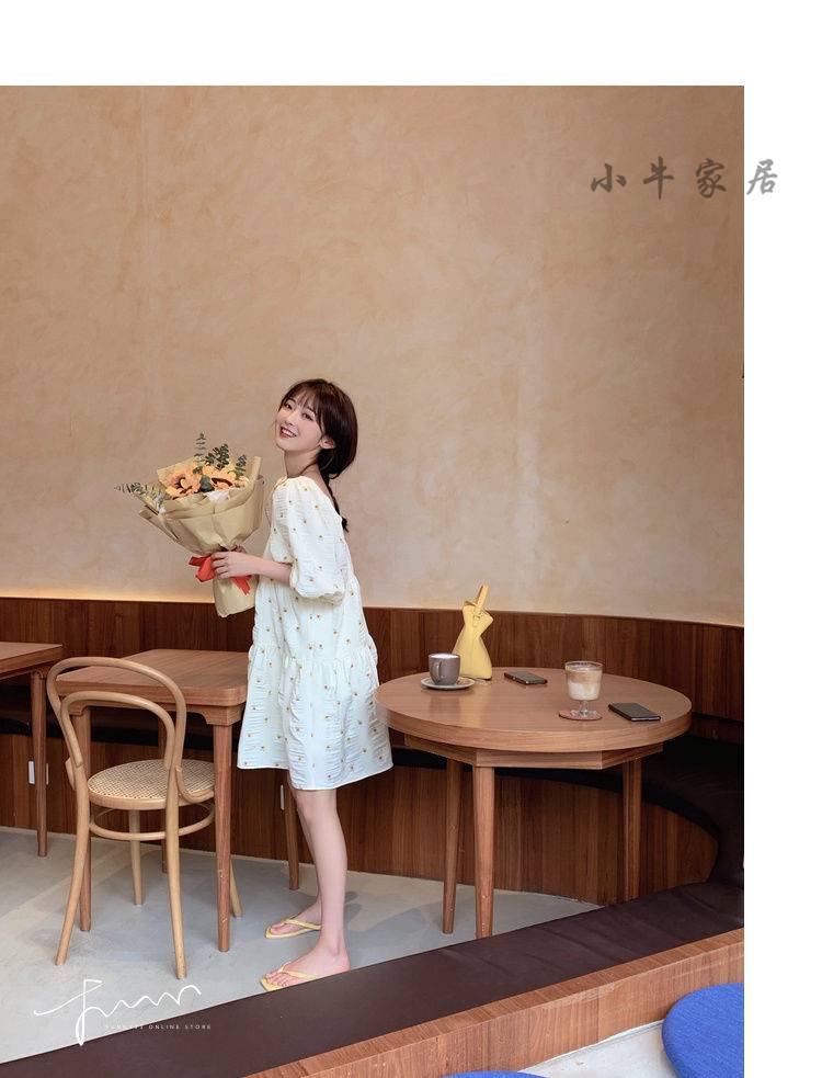 Đầm cổ vuông tay phồng họa tiết hoa thời trang ngọt ngào cho nữ