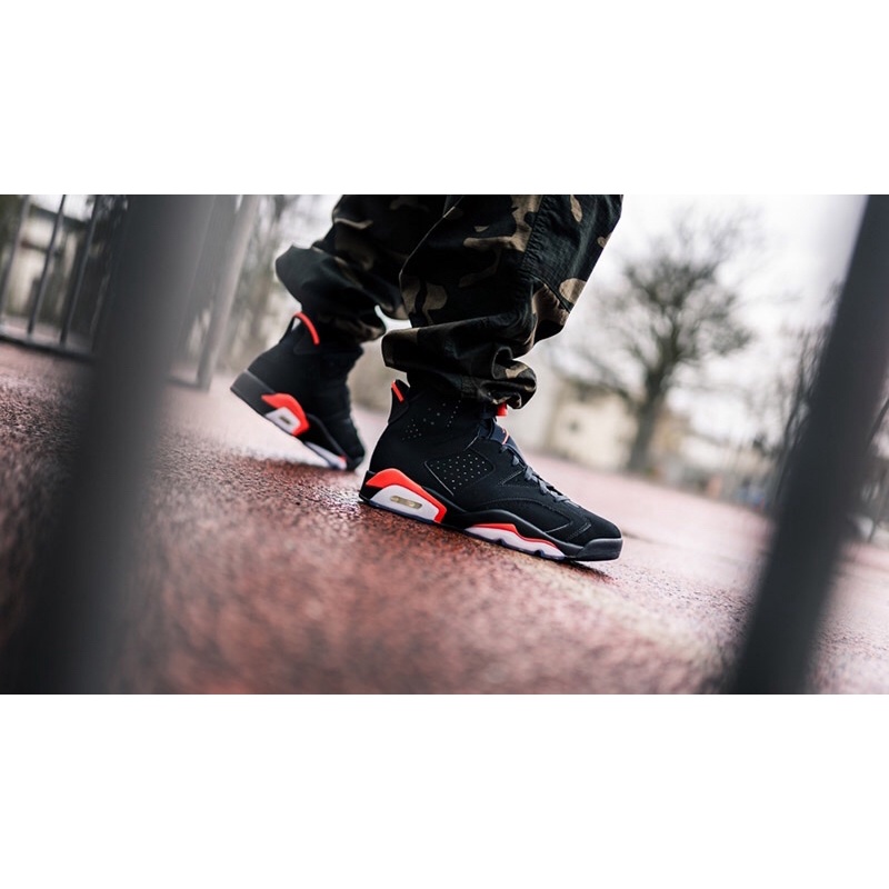 'Giày Cổ Cao' Nike Air Jordan 6 Retro Black Infrared