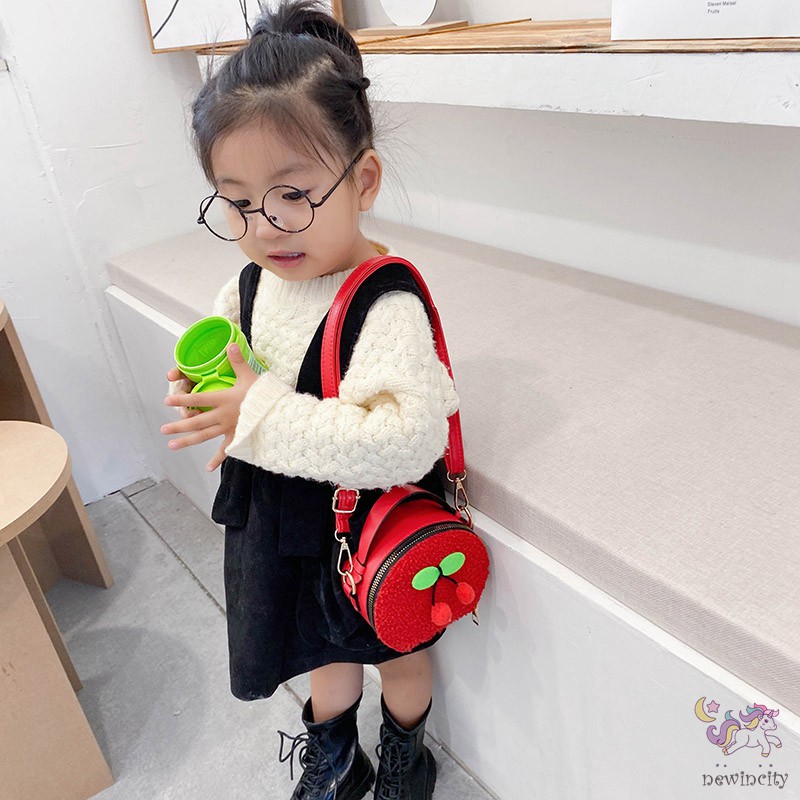 Túi Đeo Chéo Thiết Kế Trang Trí Quả Cherry Nhồi Bông Phong Cách Hàn Quốc Cho Bé