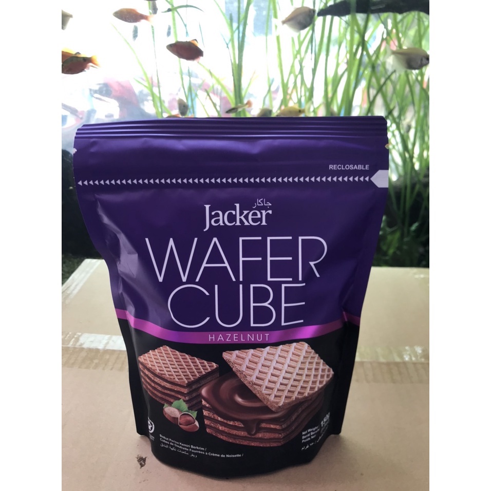 Bánh Xốp Kem Jacker Malaysia Hương Hạnh Nhân Wafer Cube Hazelnut (Gói 150g)