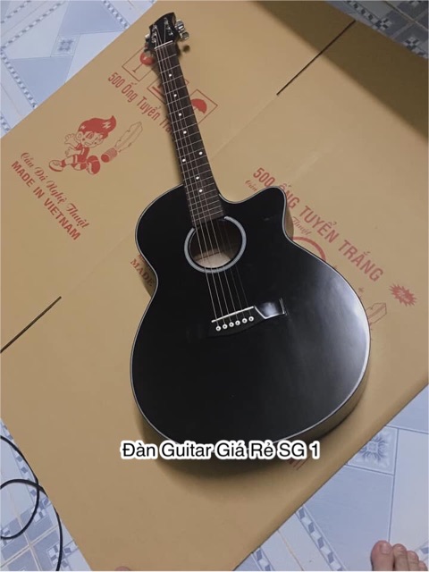 Đàn guitar acoustic màu đen