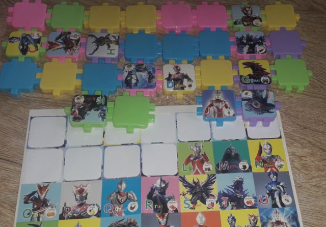 Sét lắp ráp siêu nhân đa năng cho bé học chữ cái bằng nhựa có 28 miếng ghép