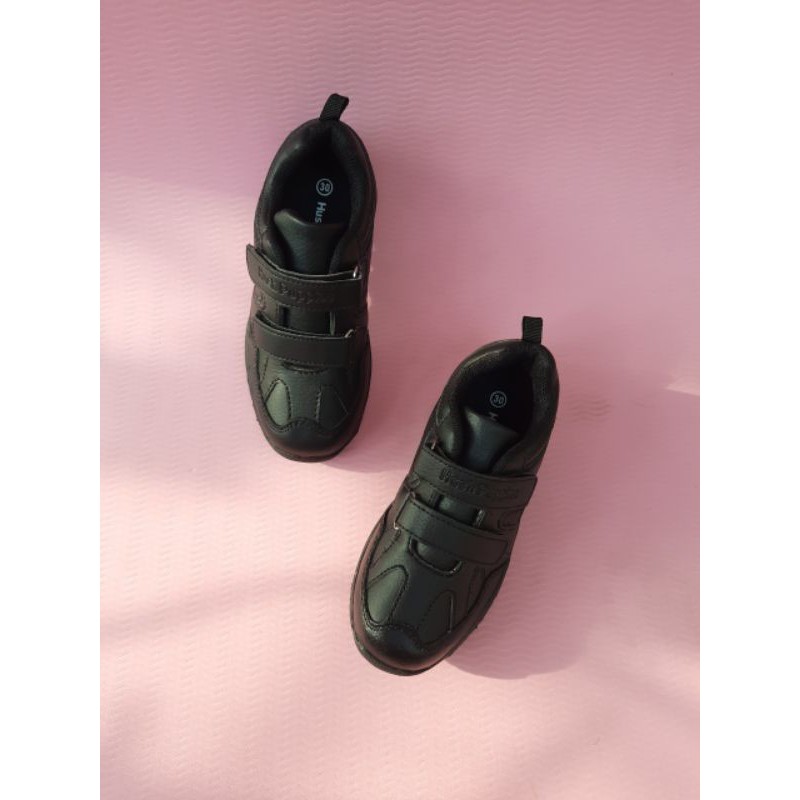 Giày xuất cho bé