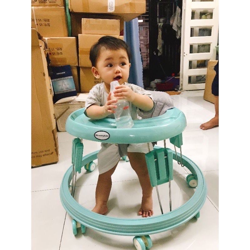 Xe tròn tập đi, xe tập đi kiêm bàn ăn dặm hành cao cấp hãng momykids và tomorow