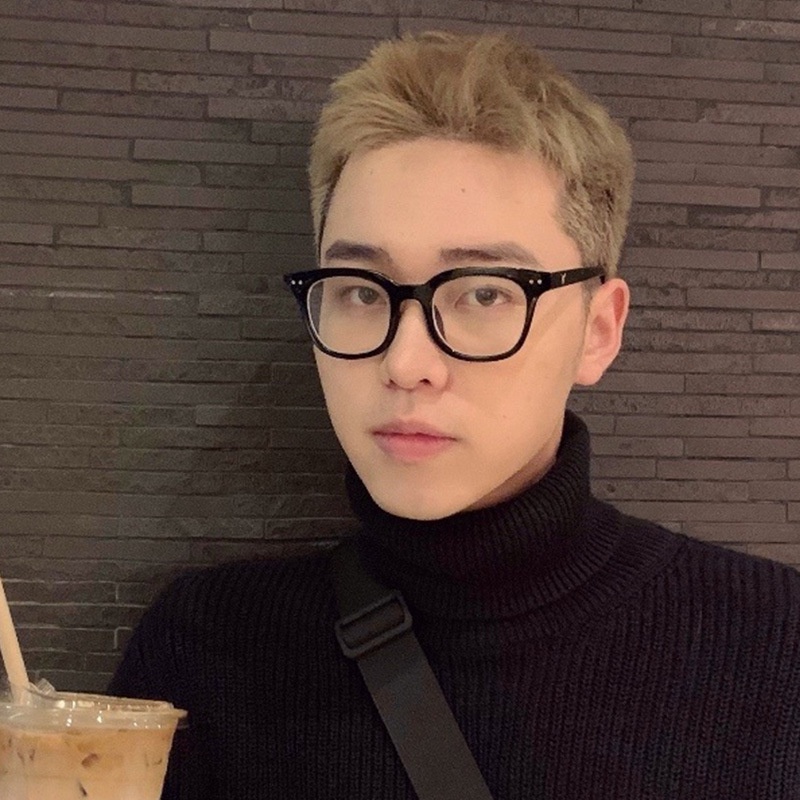 Kính mát nam nữ unisex thời trang Hàn Quốc bản lề hợp kim logo sắc nét -anchi house