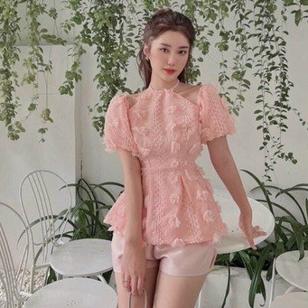 Set áo kiểu cổ yếm tay phồng kèm quần short cực dễ thương cho nàng cực dễ thương