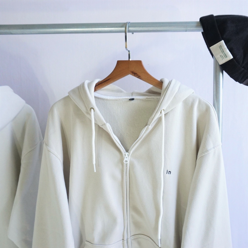 [sẵn] Áo khoác tay dài form rộng in chữ IN (ảnh thật tại shop) Tanazi Closet