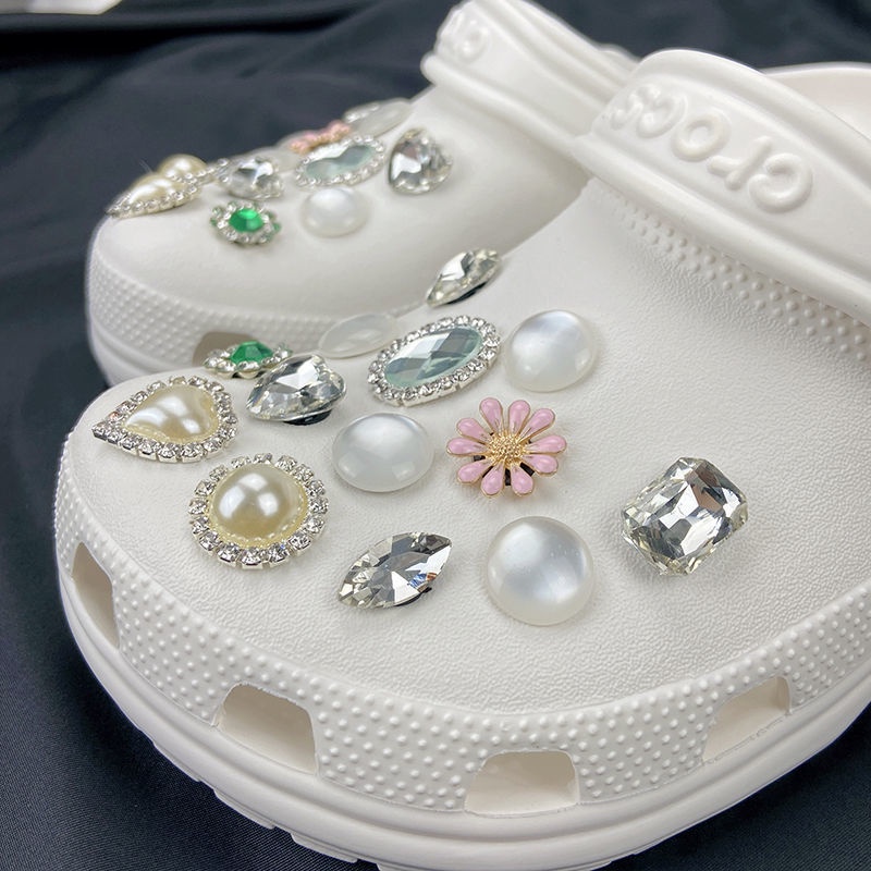 Hạt Charm Hình Giày croc Đính Kim Cương Ngọc Trai Quyến Rũ Cho Nam Nữ