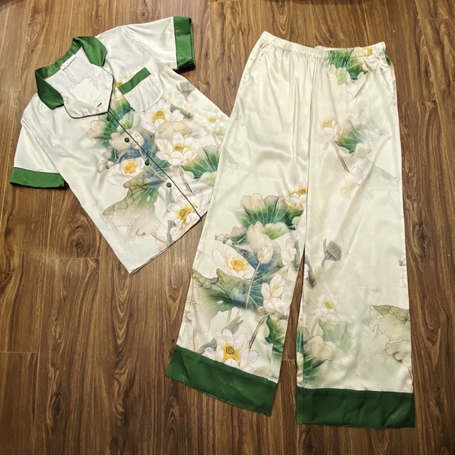 Bộ pijamma cộc tay hoa sen trắng lụa satin cao cấp quảng châu | BigBuy360 - bigbuy360.vn