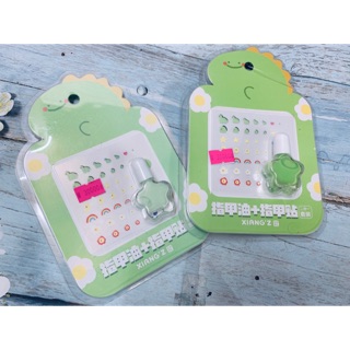 Vỉ sơn móng tay và sticker dán móng tay cho bé